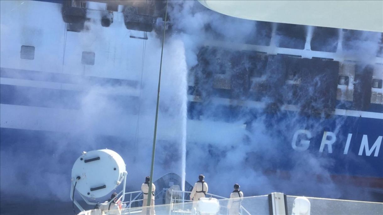 一欧洲失火客船上的土耳其乘客获救