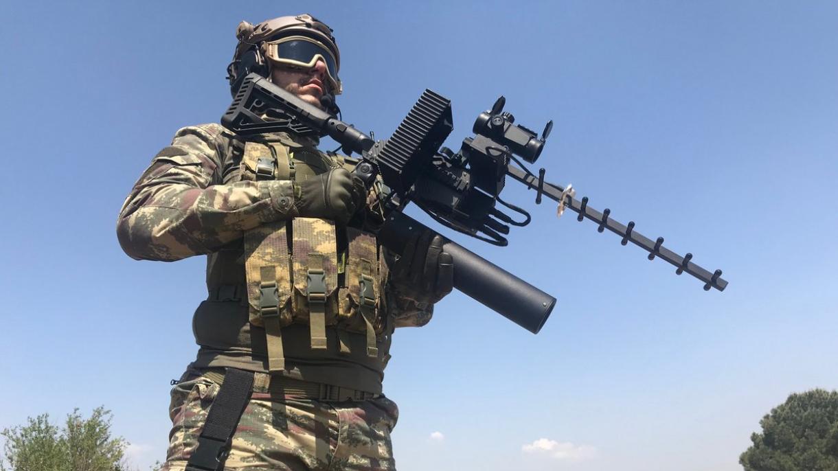 ES-60 Elektromanyetik Drone Savar Silahı.jpg