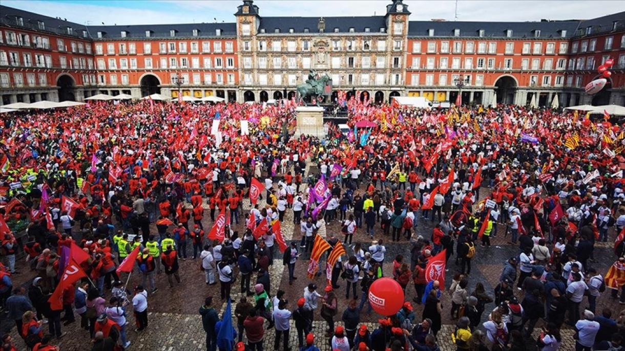 Manifestación en Madrid por parte de dos sindicatos laboristas mayores del país