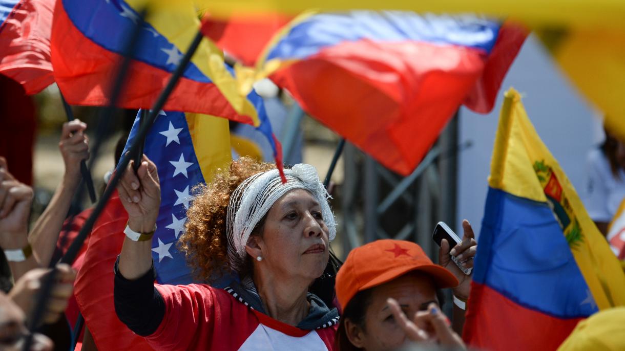 Pró-governamentais e a oposição voltam às ruas na Venezuela