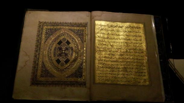 Exhiben las primeras copias del Corán en la caligrafía cúbica