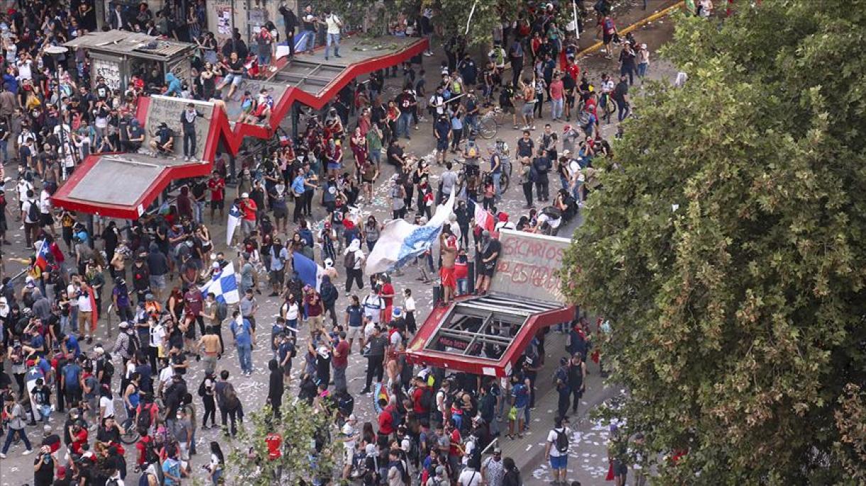 چلی میں مظاہرے بدستورجاری،لوٹ مار کا بازار گرم