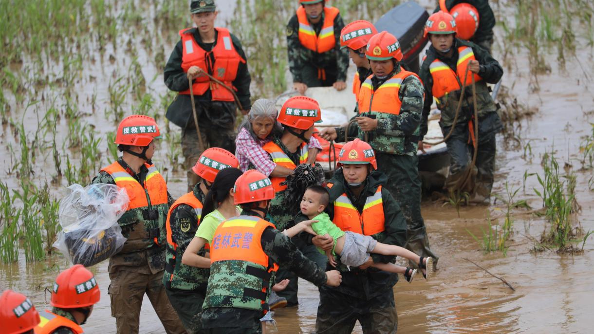 中国多地暴雨成灾致60多人死亡