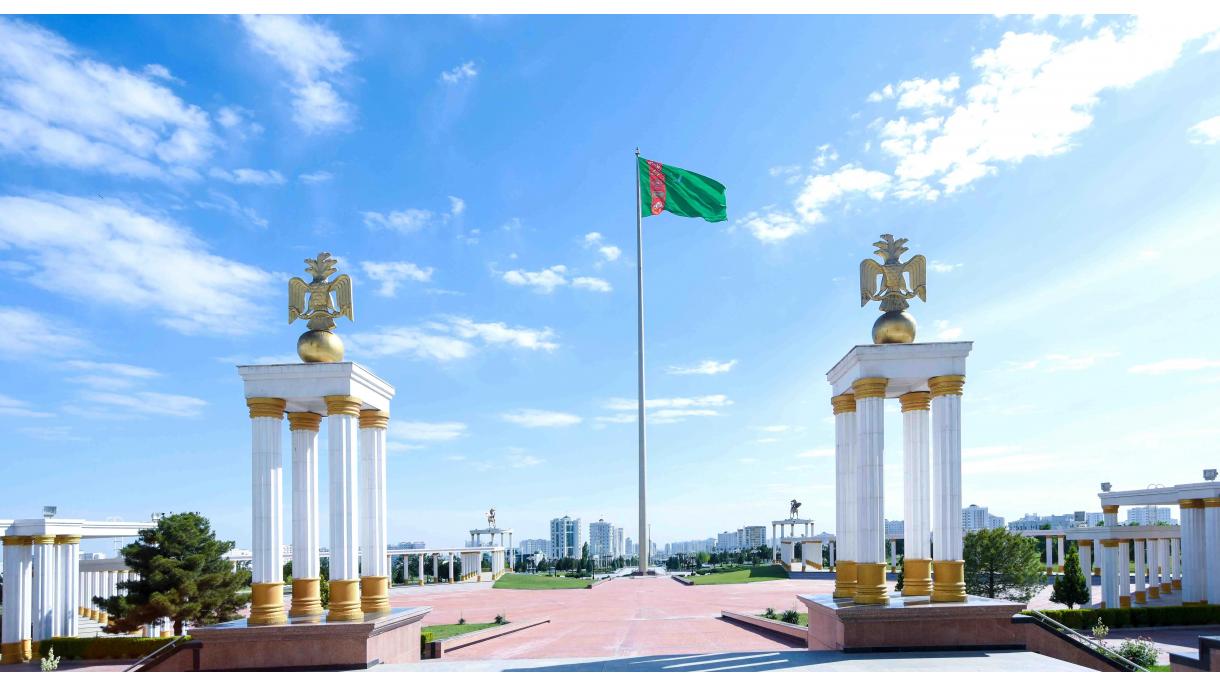 تۆرکیأنینگ تۆرکمنیستان داقی تأزه ایلچیسی احمد دمیراوُق