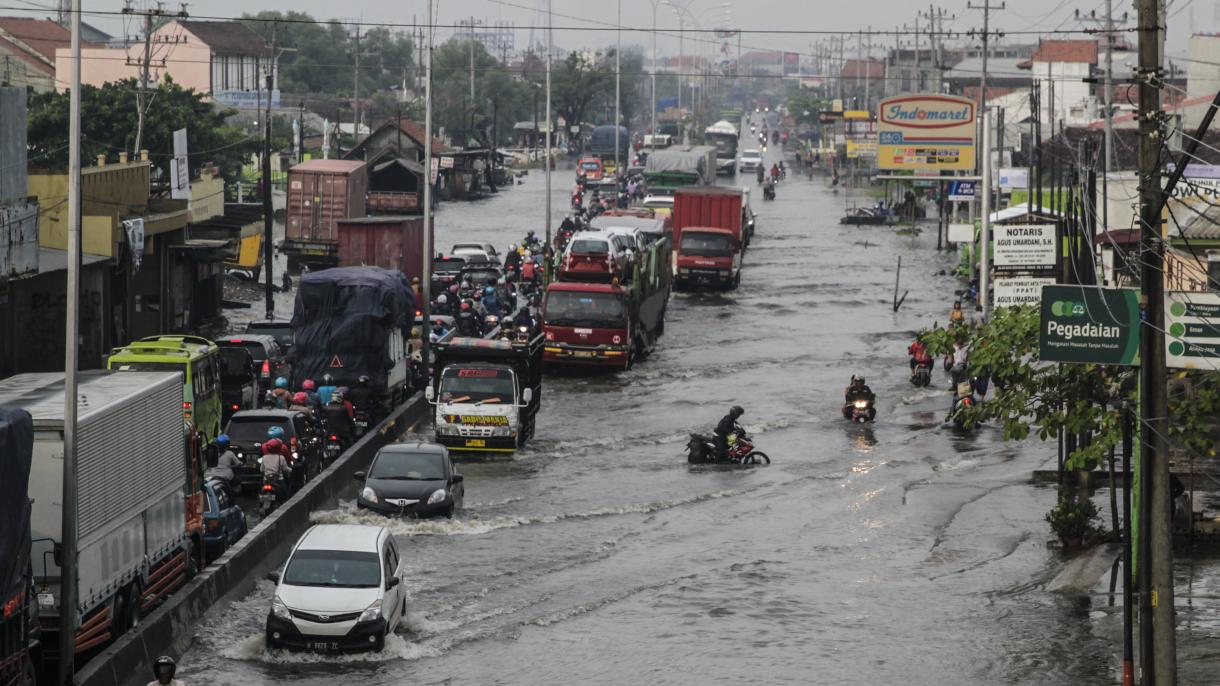 انڈونیشیا :جکارتہ میں سیلابی پانی کی سطح خطرناک حد تک بلند، دو افراد ہلاک 4 لا پتہ