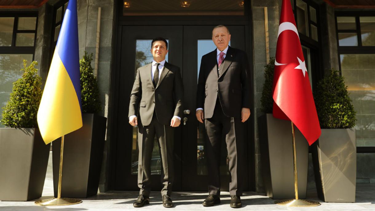 Erdogan dhe Zelensky takohen në Pallatin Huber në Stamboll