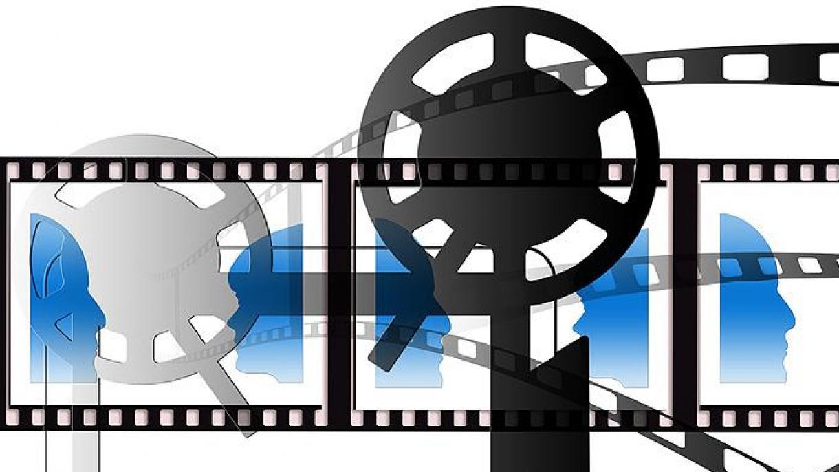 تریلی سینمای سیار ترکیه، به راه افتاد