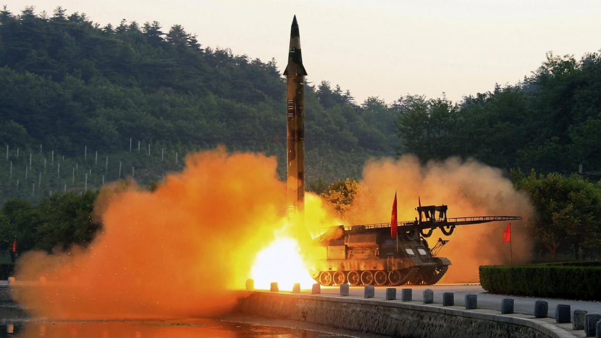 Түндүк Корея эки даана баллистикалык ракетасын учурду