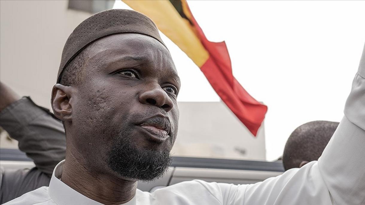 رهبر اپوزیسیون سنگال در راستای اعتصاب غذایی به بیمارستان منتقل شد