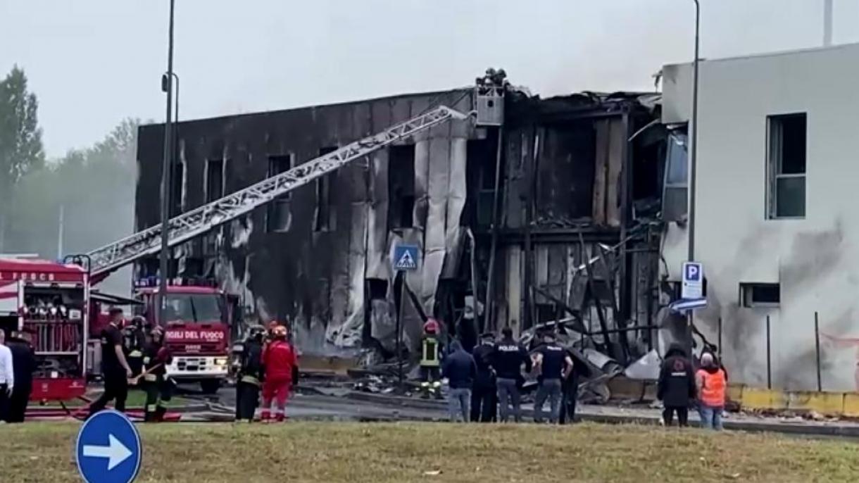 Milano,schianto dell'aereo da turismo: 8 morti