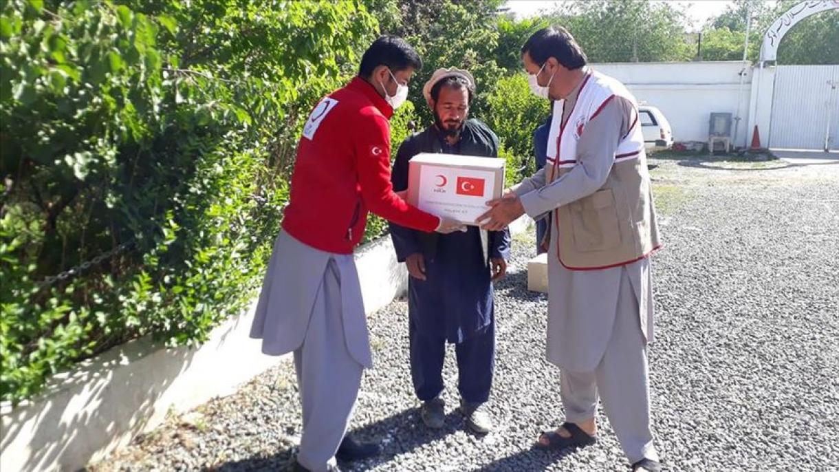 Gjysmëhëna e Kuqe Turke dërgoi 350 pako higjienike në Afganistan