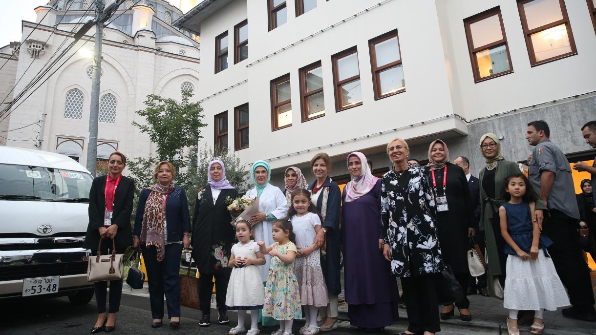 Əminə Ərdoğan Yaponiyadakı məsciddə müsəlman qadınlara xitab etdi