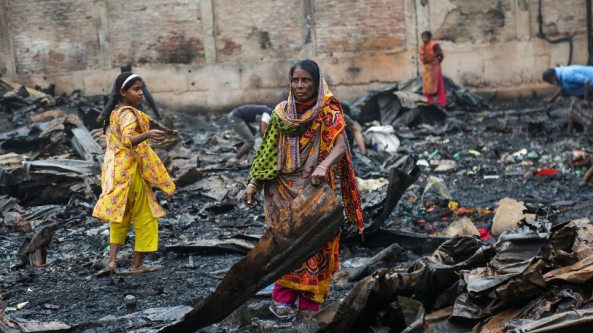 بنگلہ دیش، کچی آبادی میں آتشزدگی سے 300 مکانات راکھ کا ڈھیر بن گئے