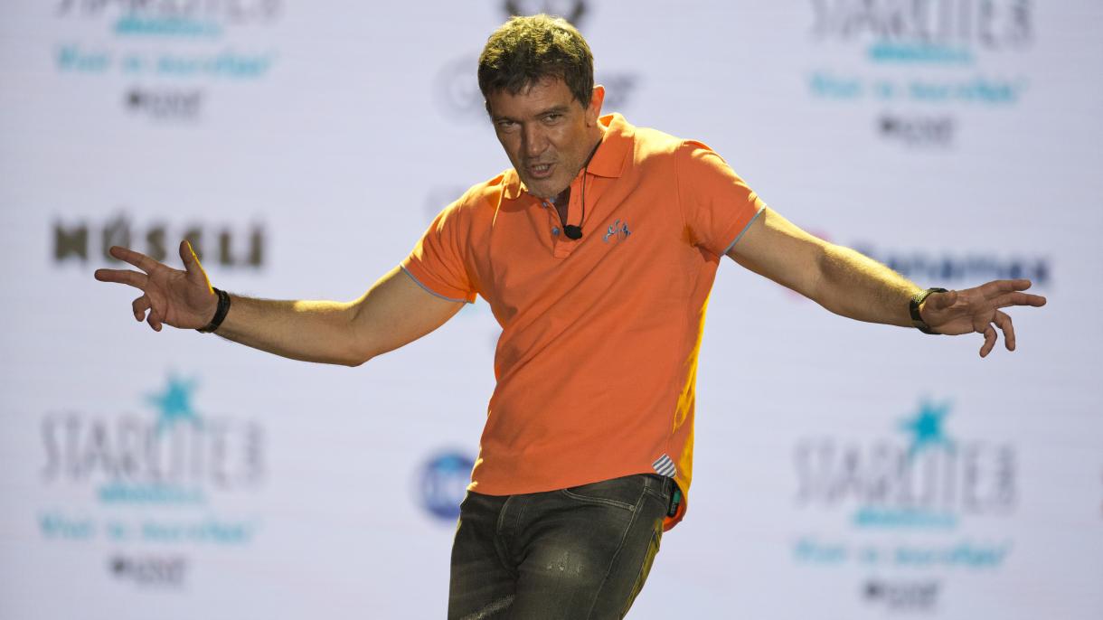 Premiado Antonio Banderas por ser referencia de los valores españoles en EEUU