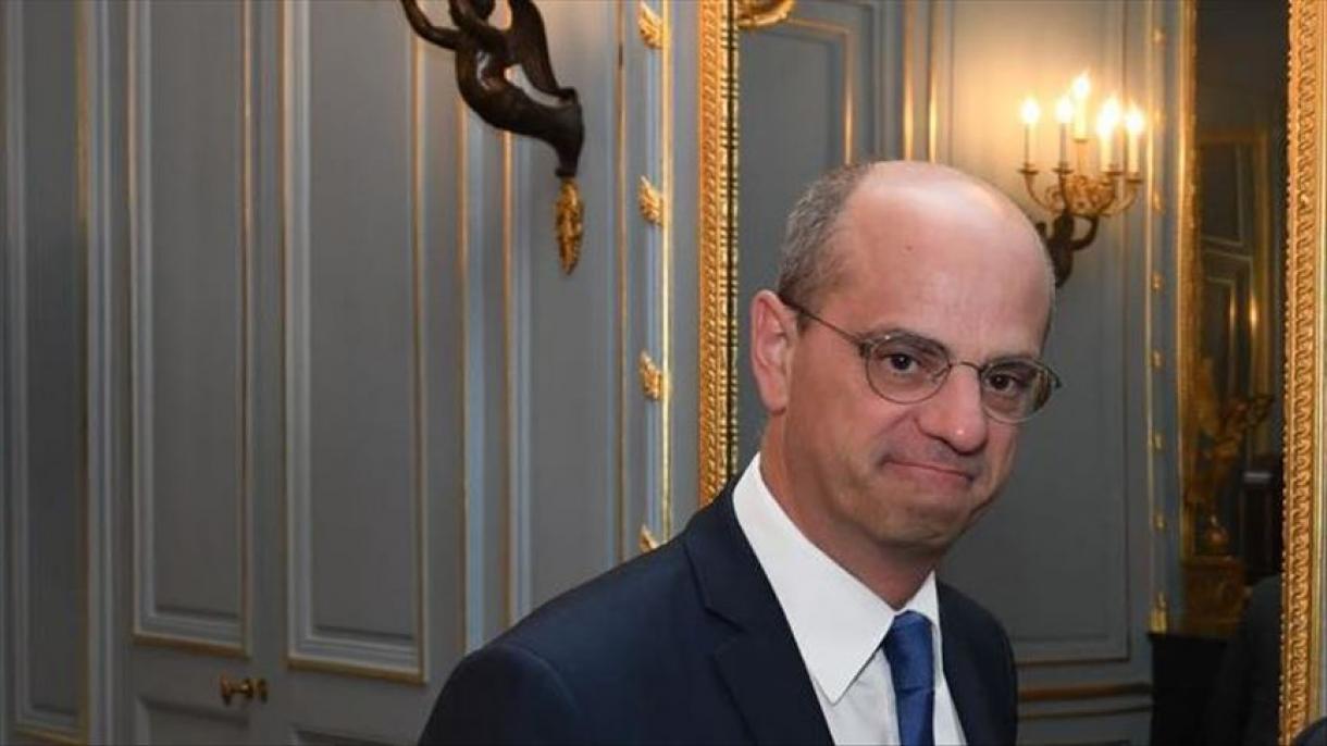 L'approccio ipocrita del ministro francese sulla “libertà di espressione”