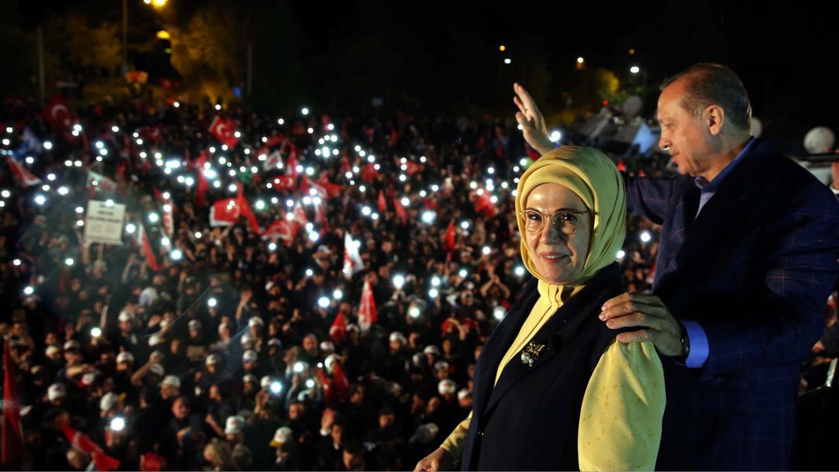 ریفرینڈم میں صدر ایردوان کی فتح عالمی ذرائع ابلاغ کی سرخیوں میں