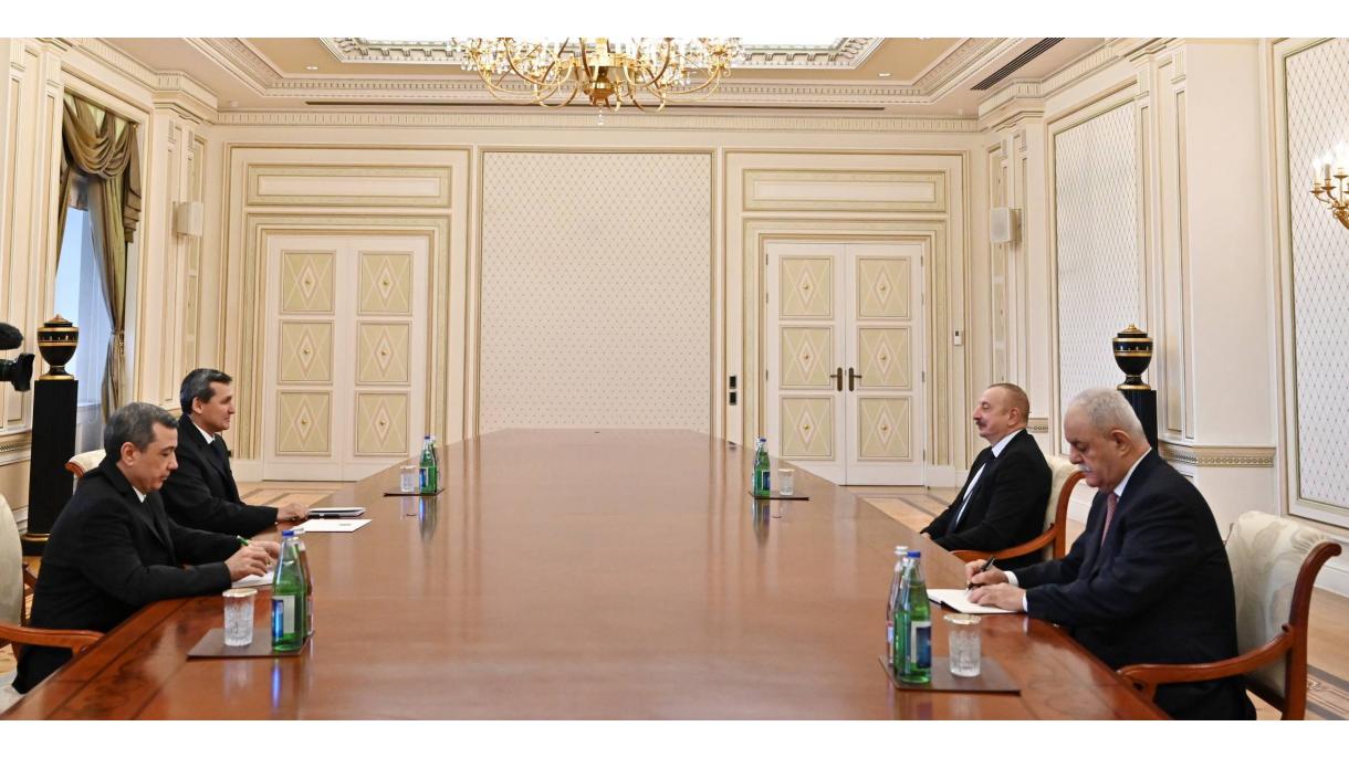 تۆرکمن وزیر آذربایجان ینگ یوُلباشچیسی بیلن دوشوشدی