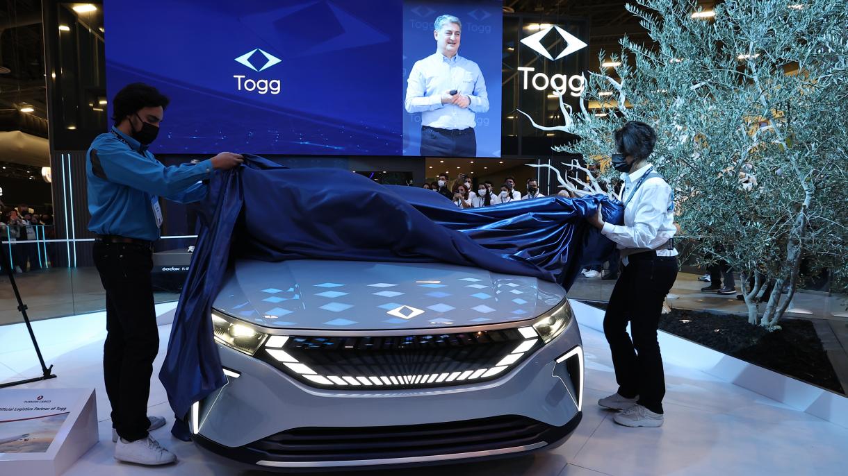 Турција го промовира својот електричен автомобил „ТОГГ“ на саемот „CES 2022“ во Лас Вегас, во САД