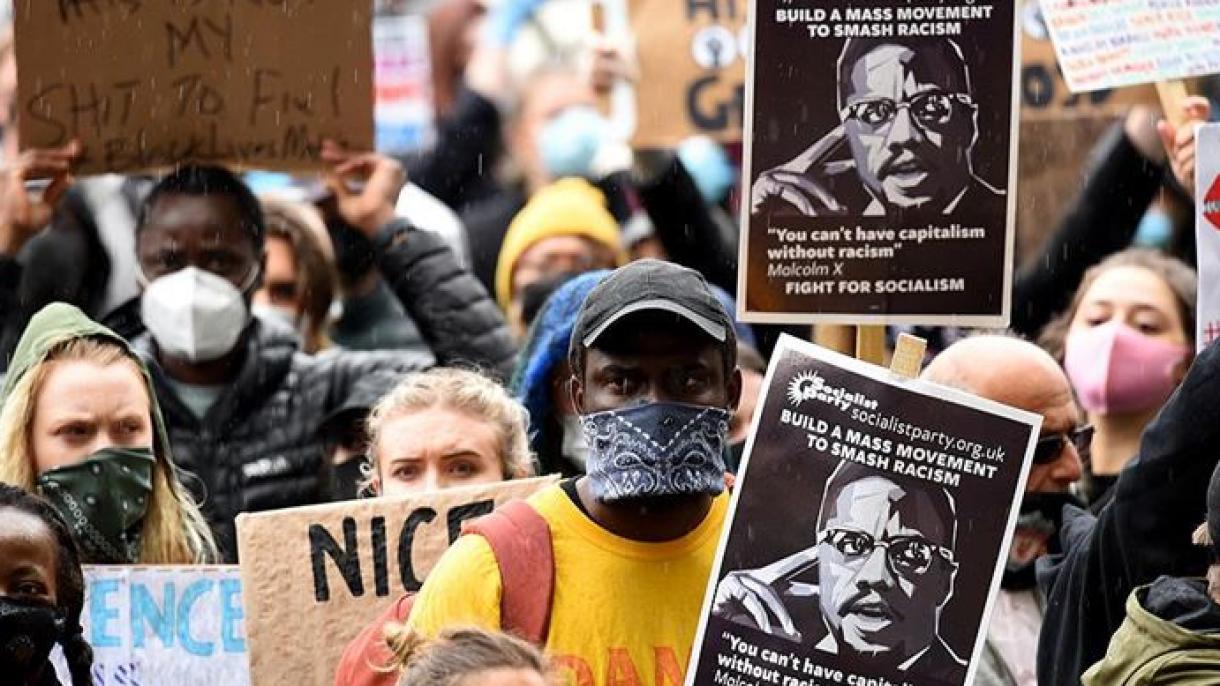 Les manifestants contre le racisme ont détruit la statue d’un commerçant d’esclaves en Angleterre