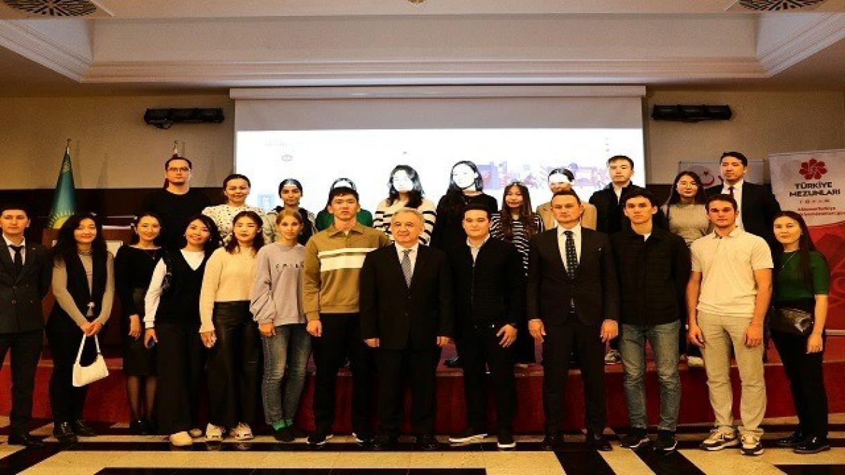 Түркияда оқитын жастарға ақпарат берілді