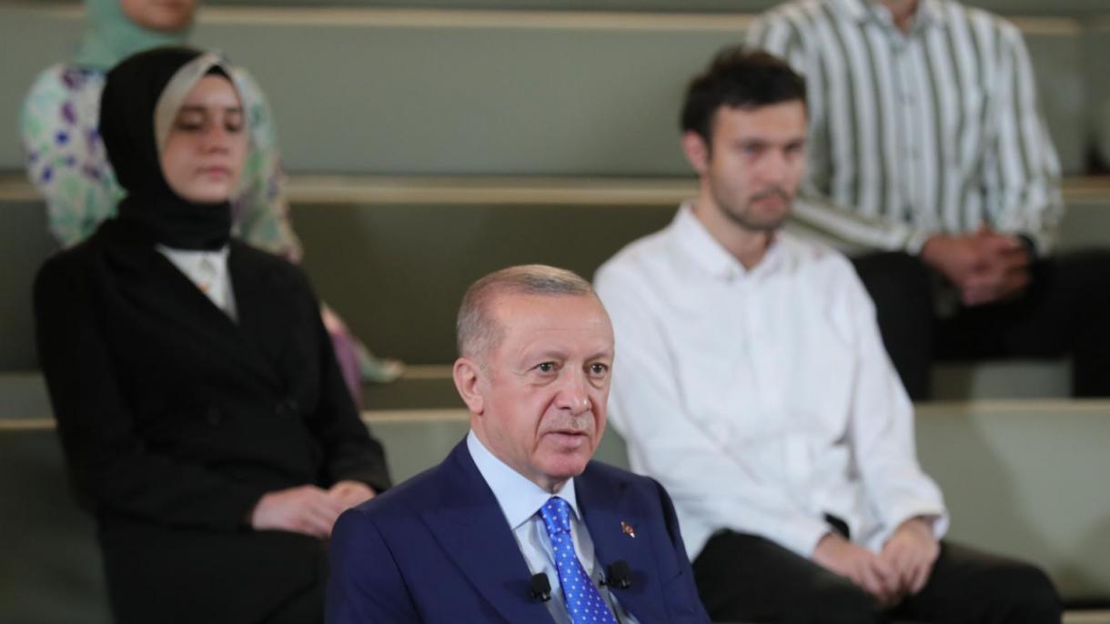 دیدار و گفتگوی اردوغان با جوانان ترکیه