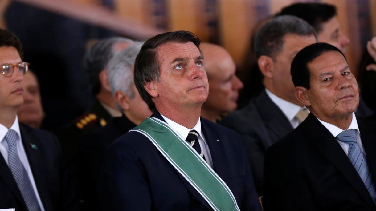 Bolsonaro firma el decreto que facilita la posesión de armas