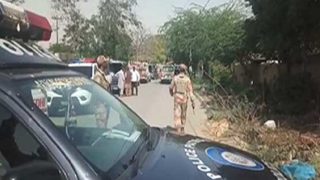 په کراچۍ کې د افغانستان د قونسلګرۍ ترڅنګ ډزې شوي دي
