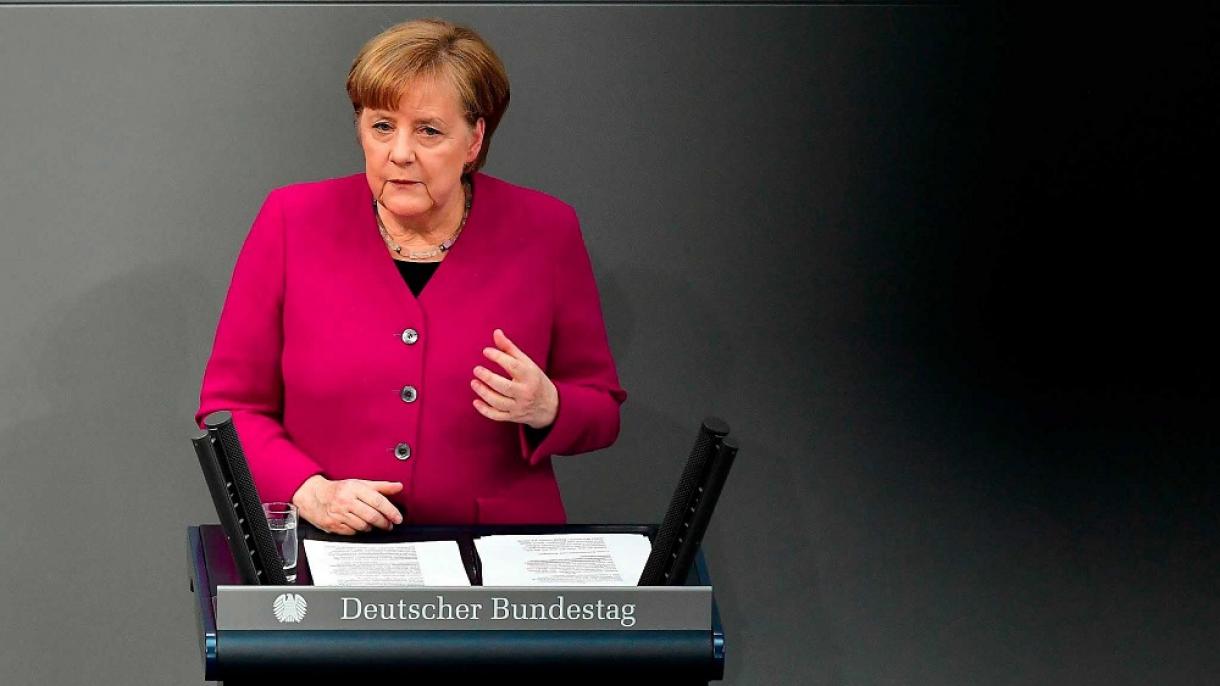 Меркел предприема стъпки за разрешаване на проблема с коалиционния партньор...