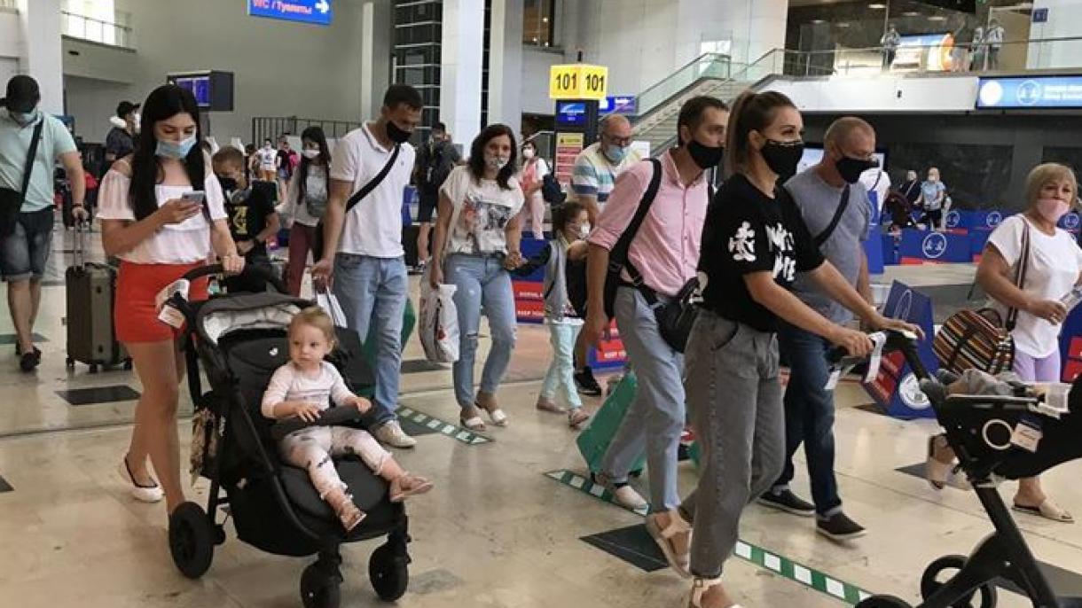 antalya turist.jpg
