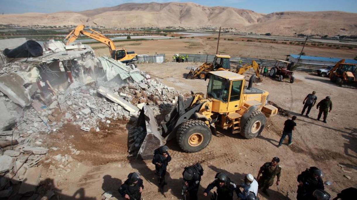 Destruidas tres casas por la municipalidad israelí con el pretexto de no tener licencia