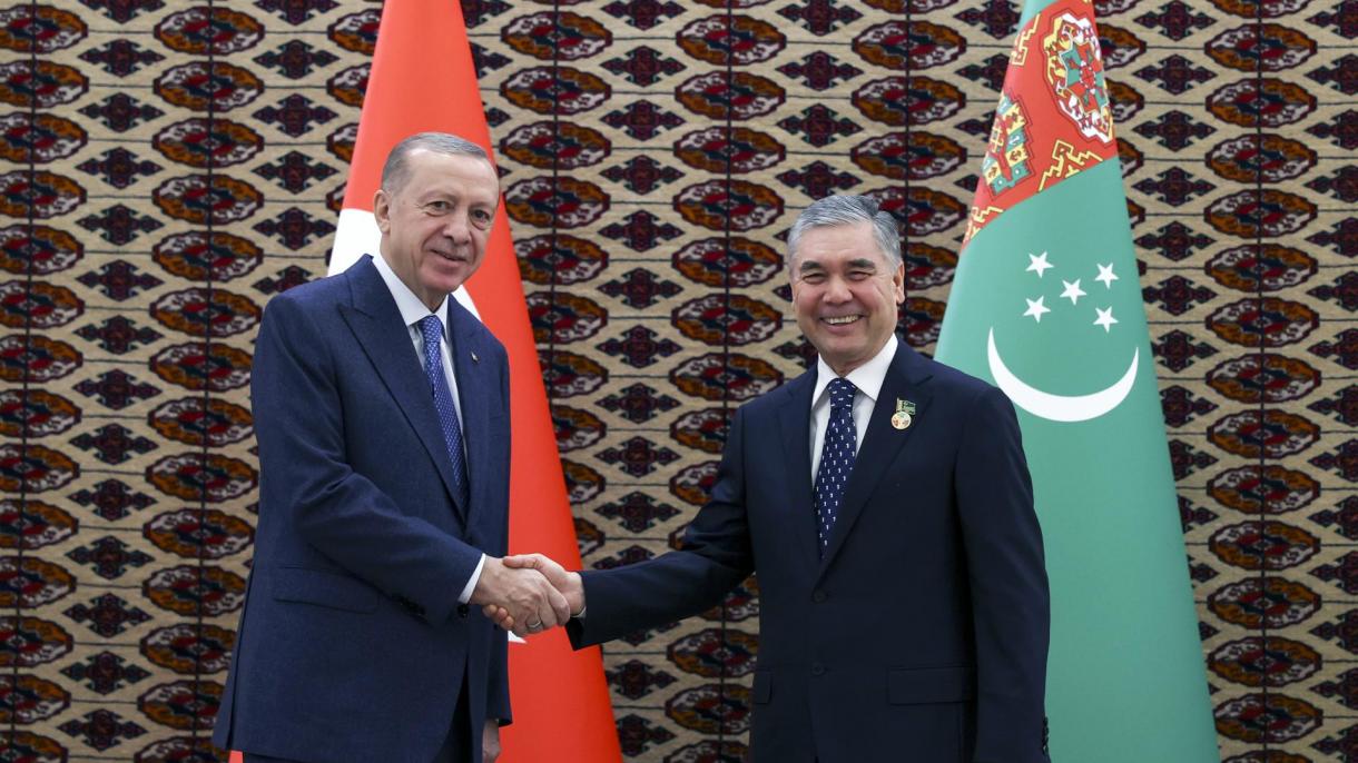 土库曼斯坦前总统将致函土耳其总统和夫人的信件刊登在该国报刊上