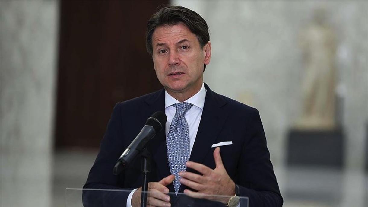 El primer ministro italiano Giuseppe Conte dimite en medio de una crisis política