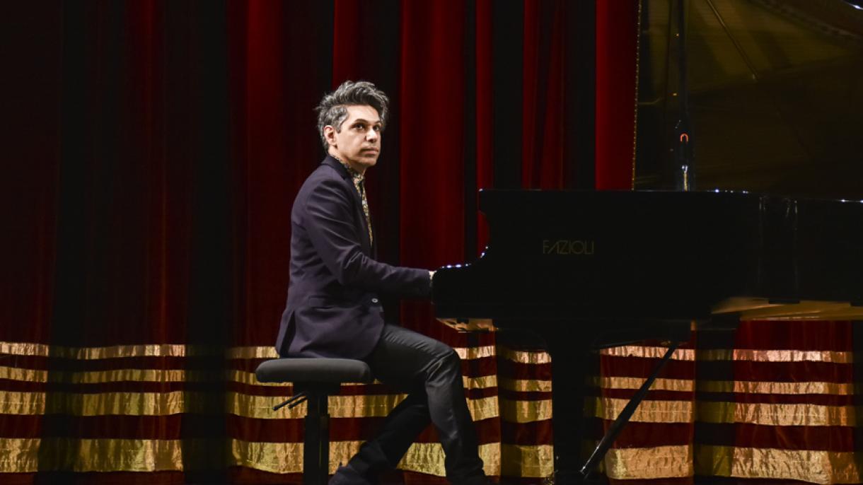 Məşhur pianoçu və bəstəkar Kiann  İstanbulda konsert verdi