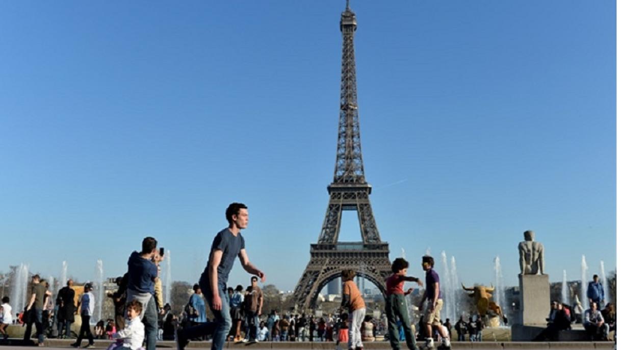 Detidas três mulheres que preparavam um ataque terrorista em Paris