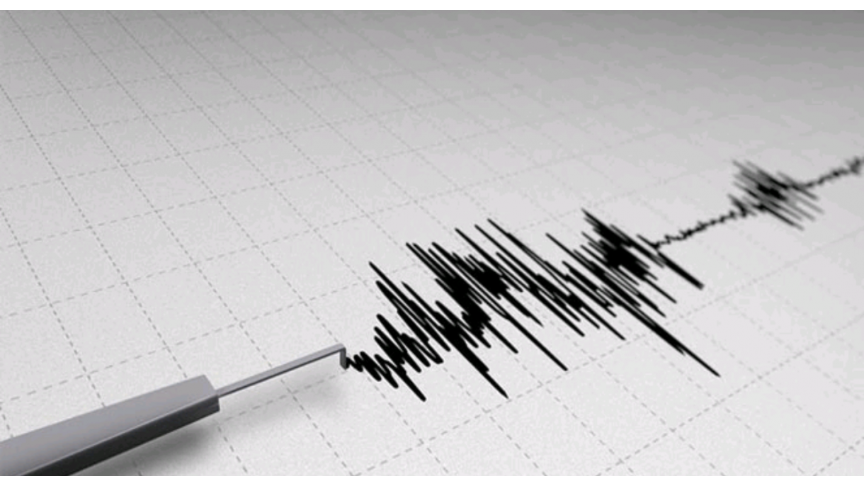 日本の福島で地震 予想の高さ3メートルの津波警報発令