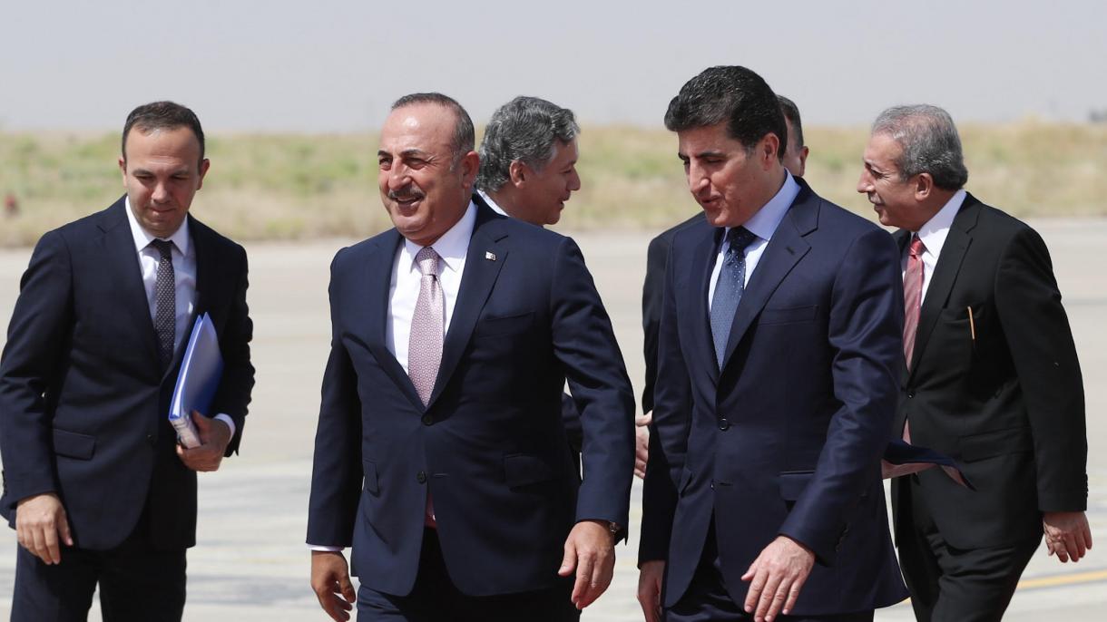 ترک وزیرِ خارجہ ناچروان برزانی کی تقریب  حلف برادری میں شرکت کررہے ہیں