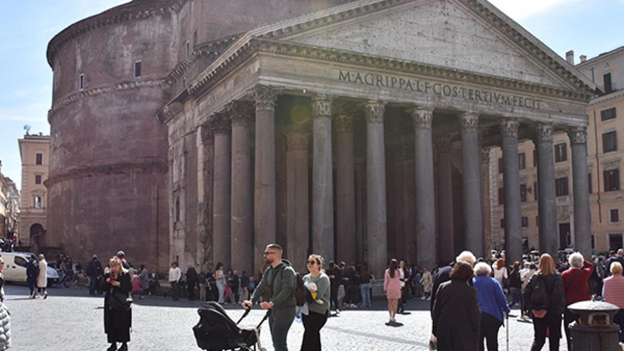 Roma Pantheon Bazilikasi1.jpg