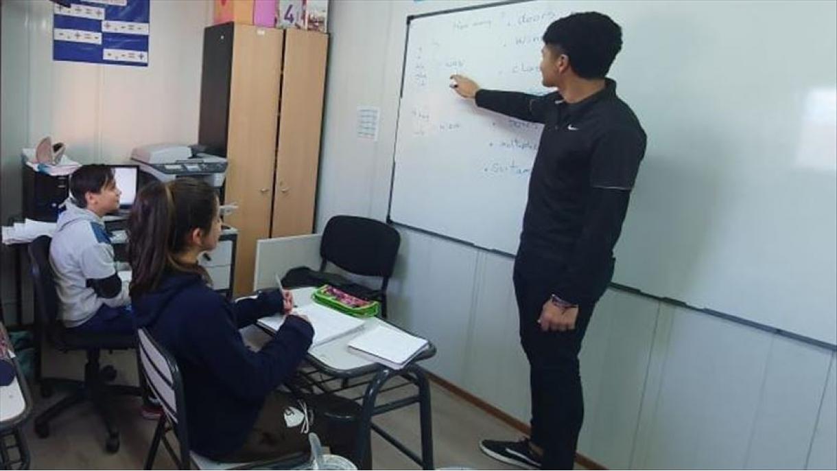 Primera escuela continental en Chile retoma clases tras baja de contagios de COVID-19