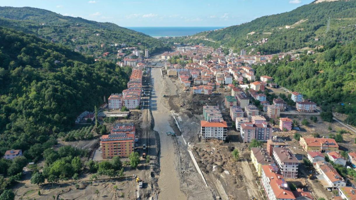 Su basuda yuğalğan 16 keşene êzlilär