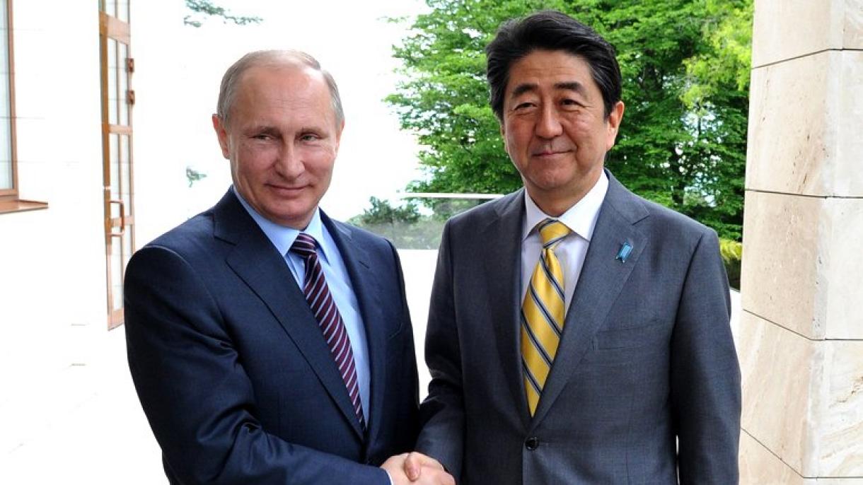 Rusiya prezidenti Vladimir Putin Yaponiyada rəsmi səfərdədir