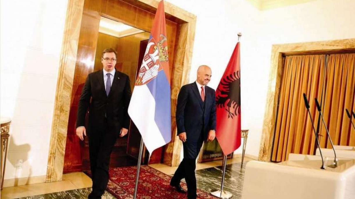 Aleksandar Vuçiç_Edi Rama.jpg