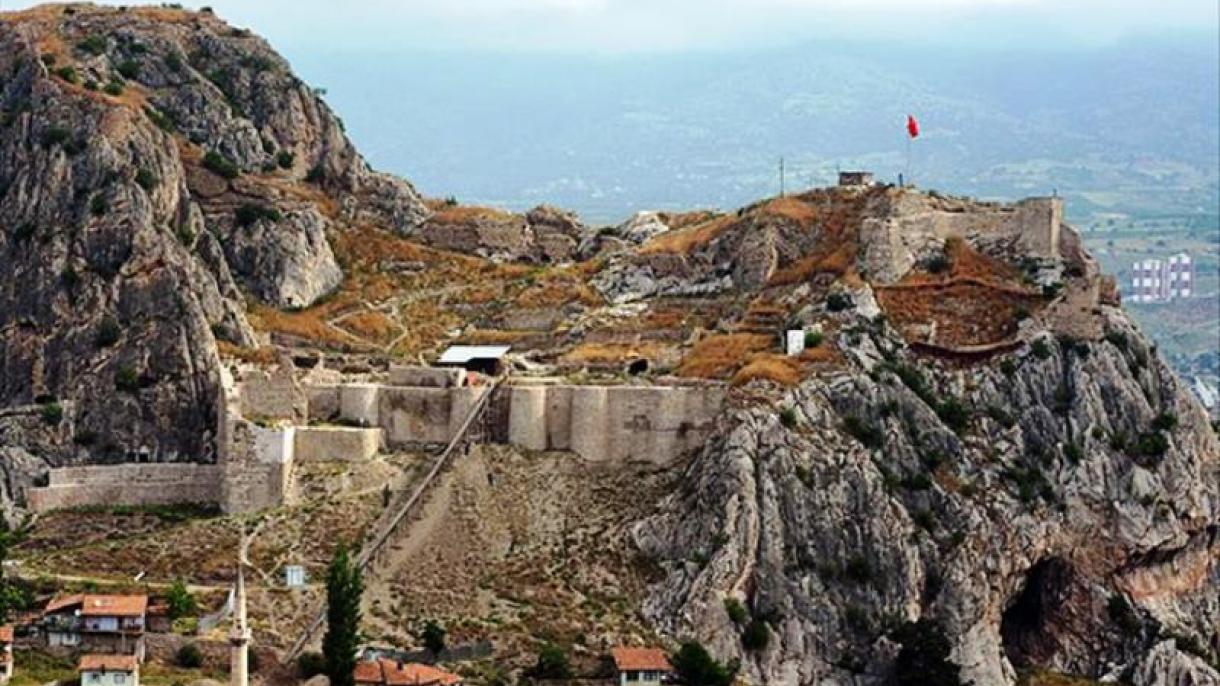 Məşhur Zile qalası və nadir Ballıca mağarası
