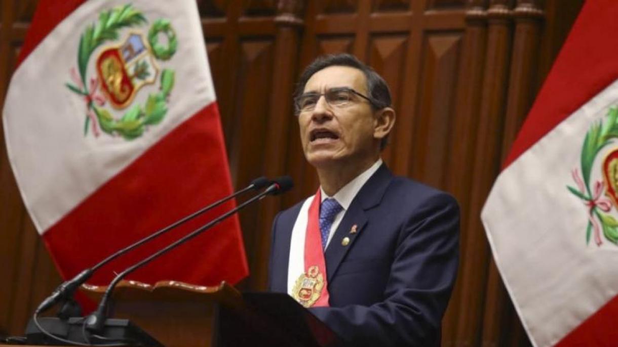 Presidente peruano propõe antecipar as eleições gerais para 2020