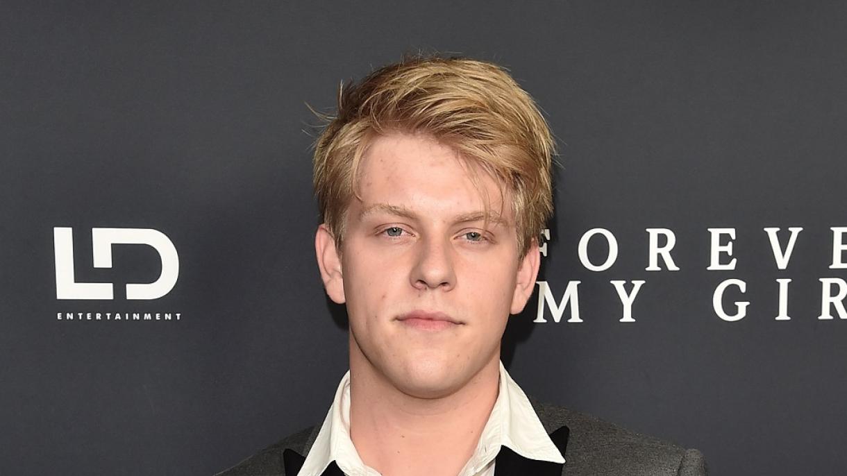 Médico forense investiga causa de muerte de Jackson Odell