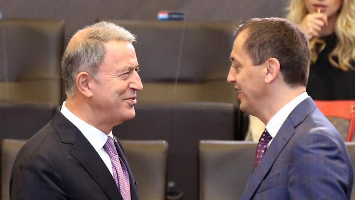 Министерот за национална одбрана Акар се состана со својот црногорски колега Бошковиќ