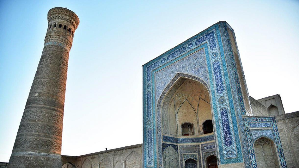 اؤزبگیستان بخارا شهرینده "سیاحاتچیلیق شهرچهسینی" قورماق ایسلهیأر