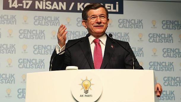 "Türkiyə terrora qarşı Cümhuriyyət tarixinin ən qǝtiyyǝtli mübarizəsini aparır",Ə.Davudoğlu