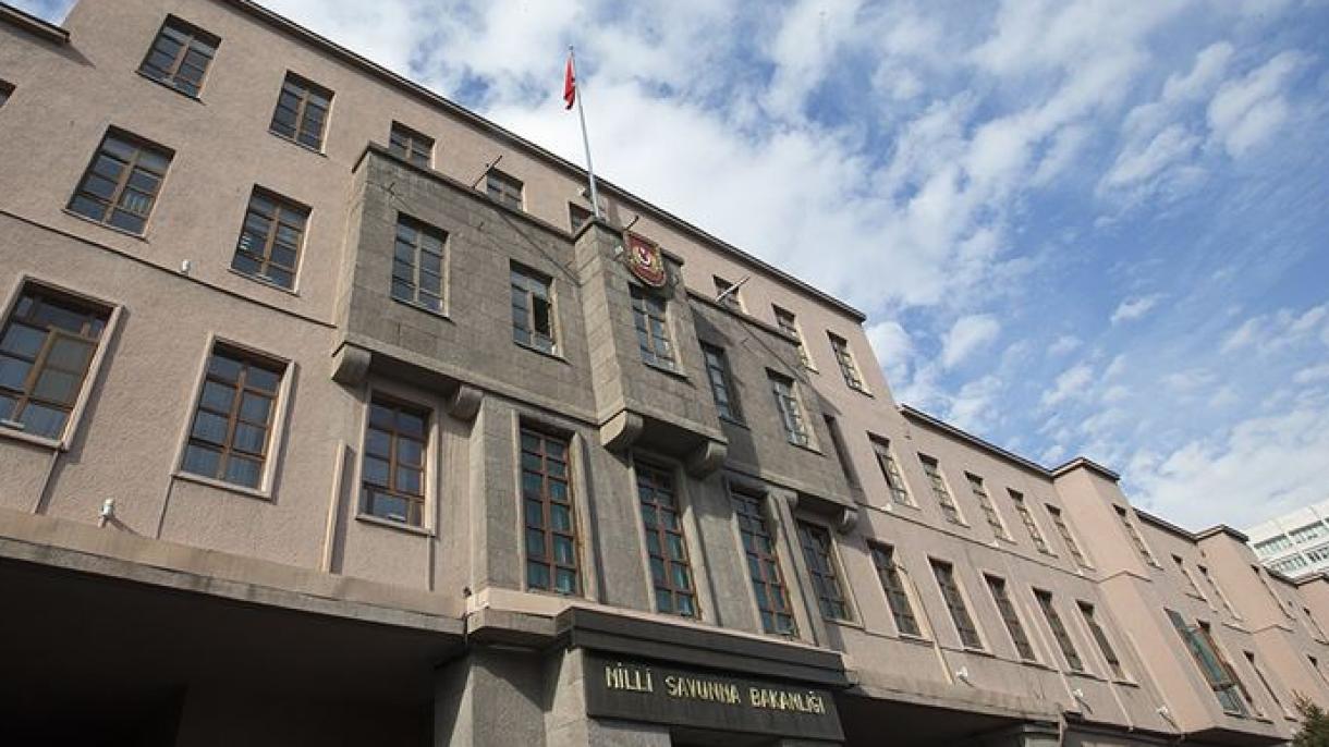 Το Υπουργείο Εθνικής Άμυνας καταδίκασε το κάψιμο της σημαίας της ΤΔΒΚ