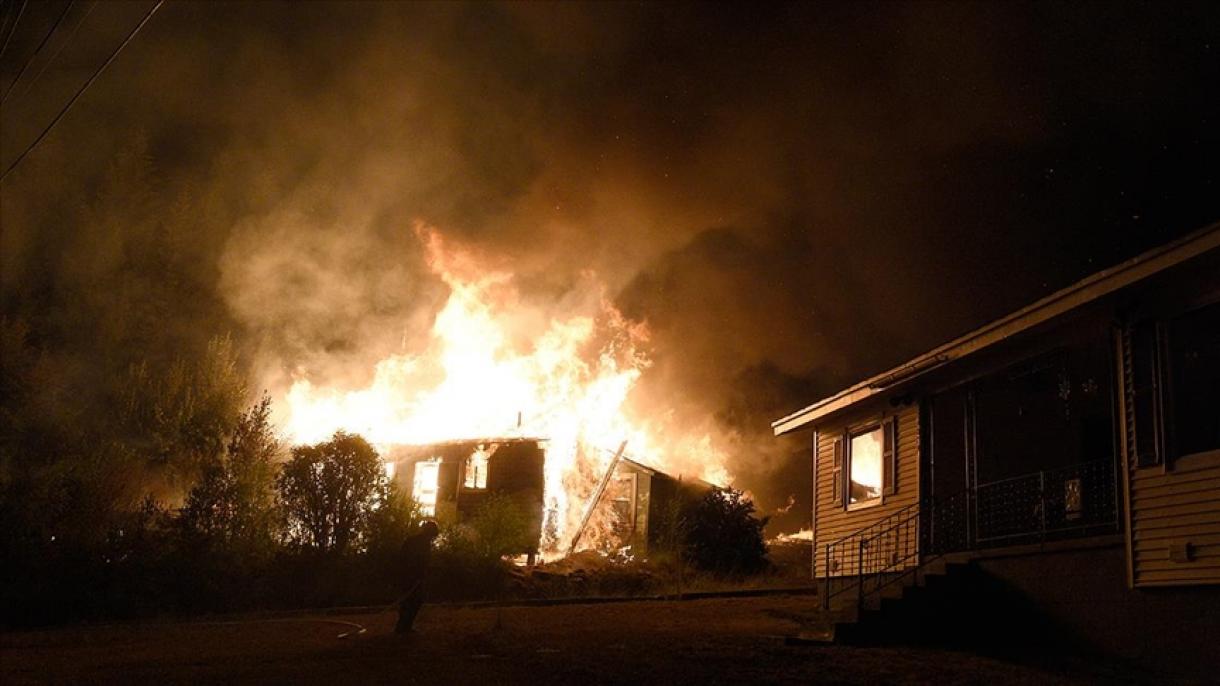Incendios forestales en el occidente de EEUU reducen a cenizas 600 casas en Colorado