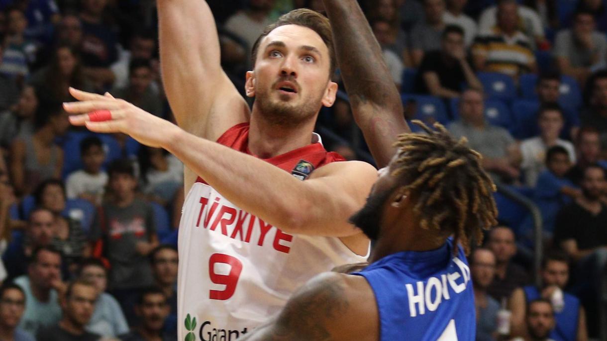 Türk milli ýygyndy basketbol komandasy Ysraýyly 84-83 hasaby bilen ýeňdi